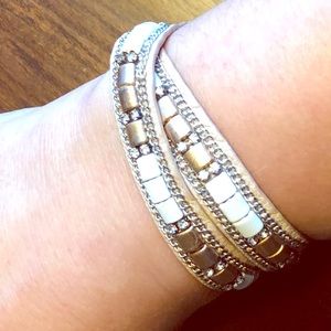 Leather wrap bracelet with adjustable sizes